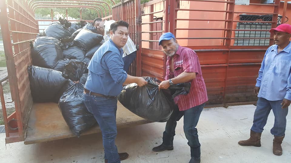 Realiza AGLM entrega de silo de maíz, a productores ganaderos de las zonas de  rancherías Santos Degollado, Bitzal y Cd. Pemex