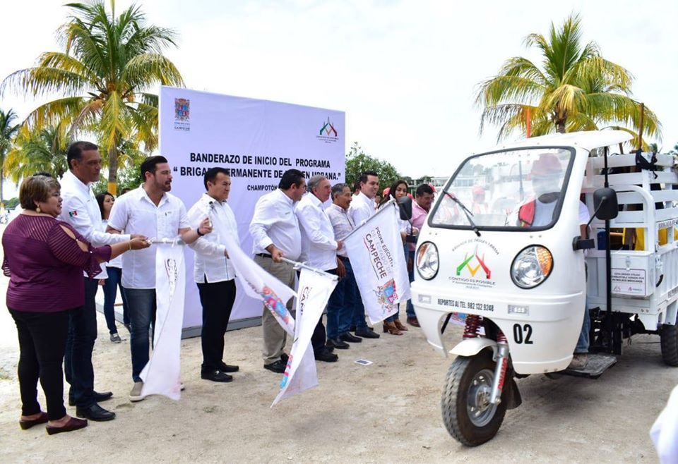 Entrega apoyos a productores Carlos Aysa en&nbsp;Campeche