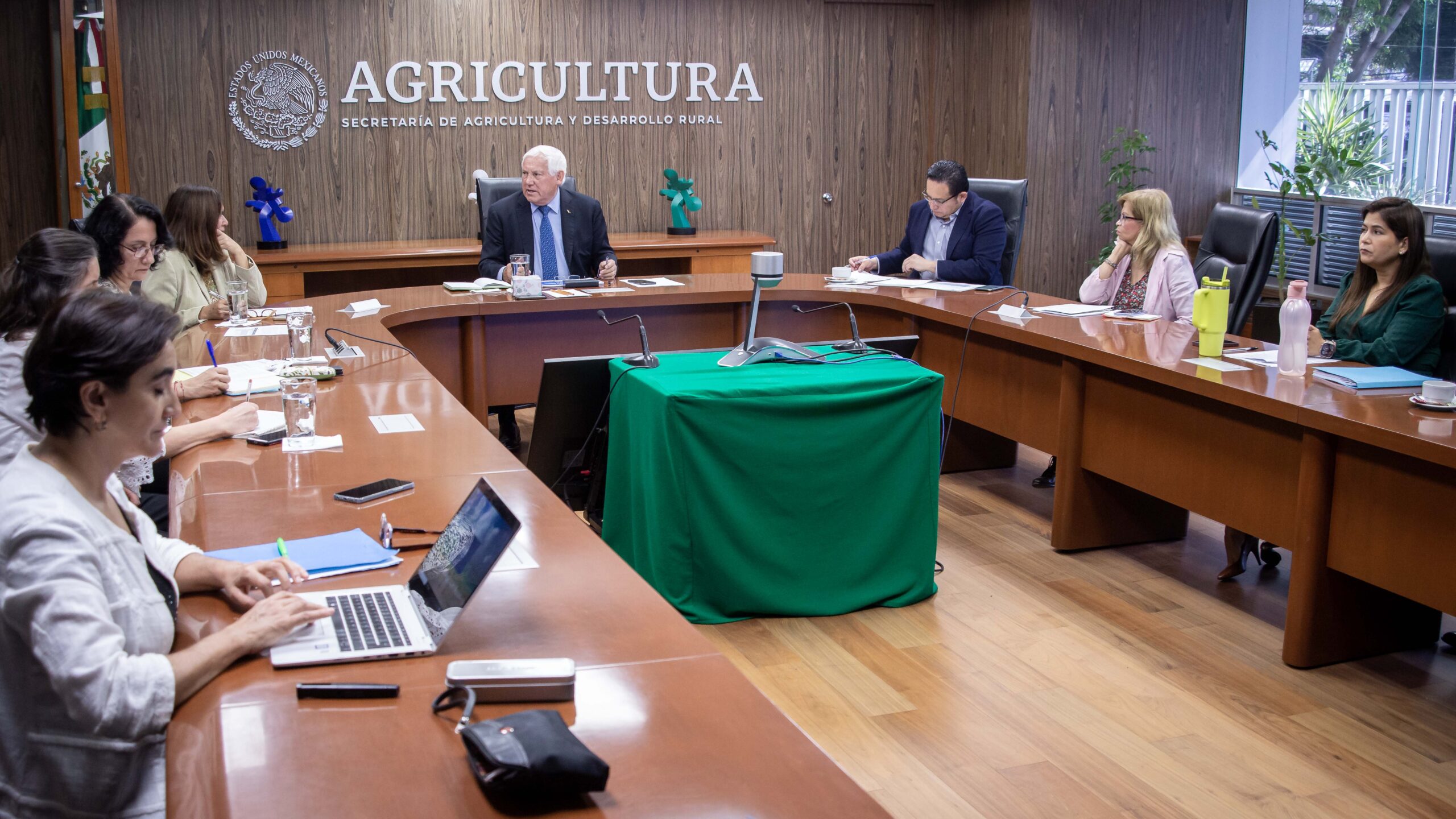 Evalúan cooperación técnica de proyectos para la agricultura