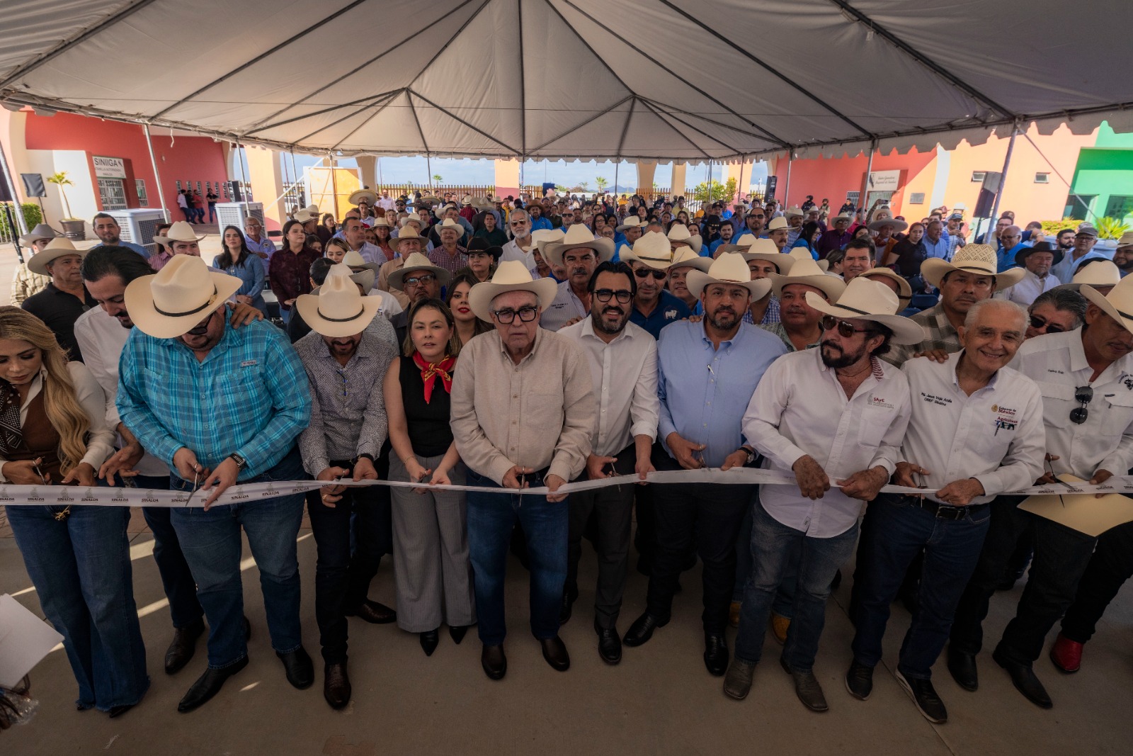 Anuncia Gobernador Rocha Moya que aumentará en 10 mdp más el presupuesto 2026 a la ganadería
