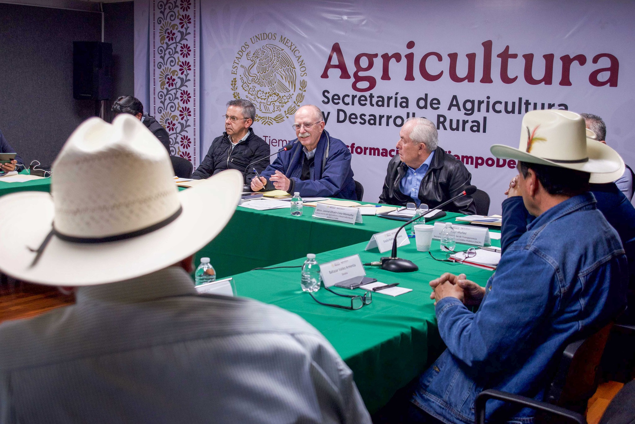 Gobierno de México acuerda acciones con el FNRCM y transportistas; refuerza coordinación interinstitucional para la seguridad en carreteras