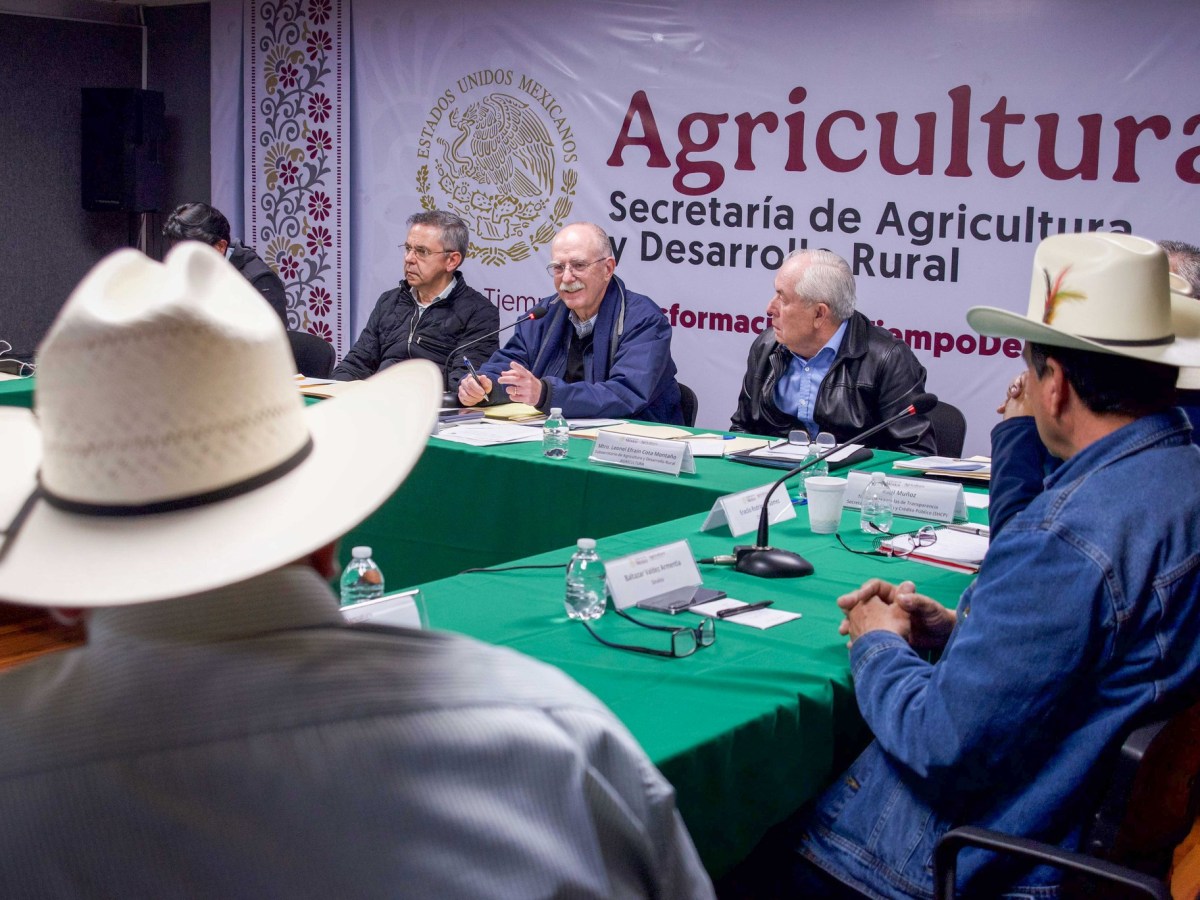 Gobierno de México acuerda acciones con el FNRCM y transportistas; refuerza coordinación interinstitucional para la seguridad en&nbsp;carreteras