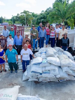Apoyan a productores ganaderos y apicultores de Tulum con equipo e&nbsp;insumos