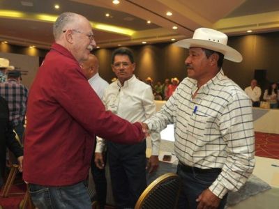 Acuerda Agricultura nuevas acciones para blindar del gusano barrenador del ganado al centro y norte del&nbsp;país